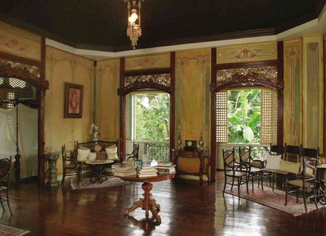 Taal’s 19th-century house: History made interesting | Inquirer lifestyle Filipino Interior Design, Philippine Architecture, Filipino House, Filipino Architecture, Philippine Houses, Old House Interior, Living Room Living Room, Architecture Model Making, Spanish House