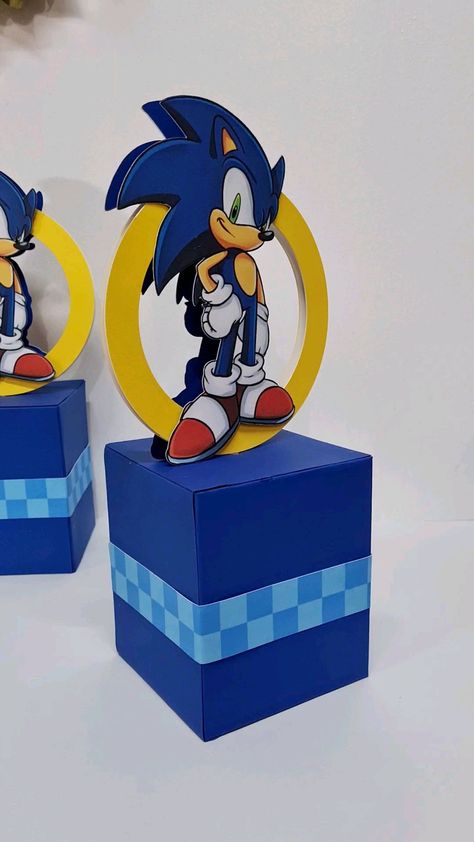 Sonic Photo Booth, Sonic Centerpieces Birthday Parties, Sonic Centerpieces, Shadow Birthday, Sonic Birthday Parties, Hedgehog Birthday, Sonic Party, Party Characters, Sonic Birthday