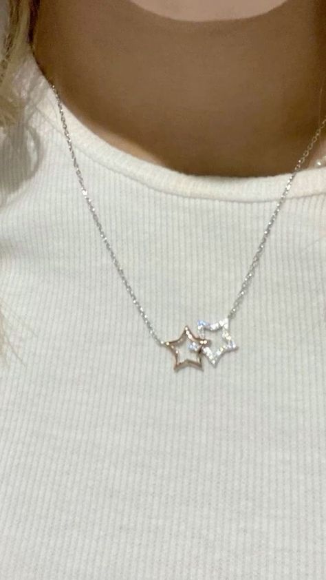 Star Silver Necklace, Star Girl Jewelry, Sliver Jellwery Aesthetic, Silver Jewelry Aesthetic Necklaces, Cute Silver Necklaces, Star Necklace Aesthetic, Emma Ross, Silver Star Necklace, Jewelry Accessories Ideas