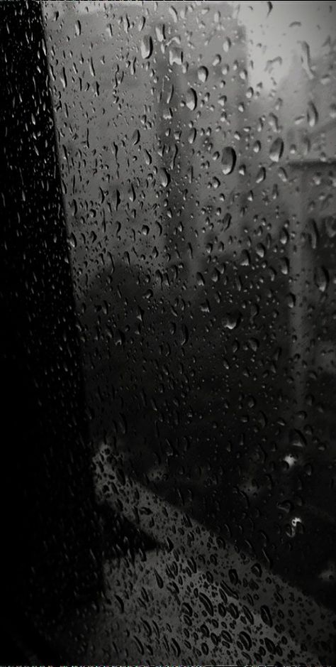 Black Aesthetic Rain, Rain Dark Aesthetic, Dark Rain Aesthetic, Monochrome Pictures, Dark Aethstetic, Black And White Rain, Rain Mood, Rainy Day Wallpaper, Uicideboy Wallpaper