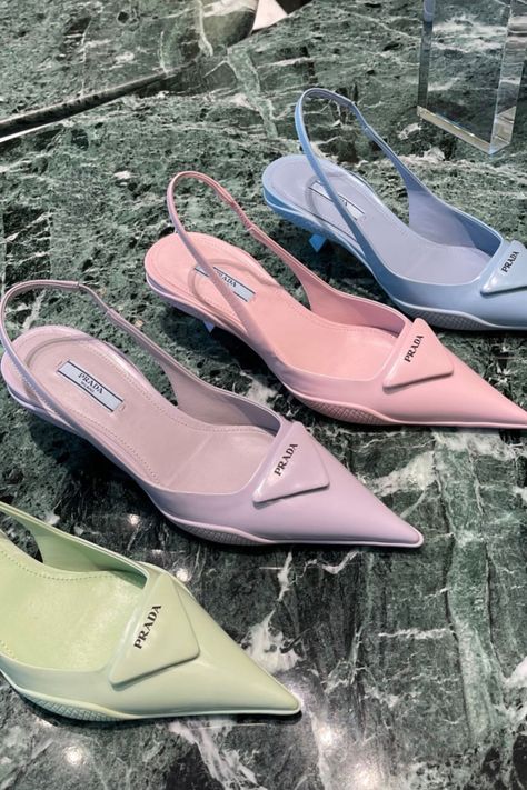 #prada #pradashoes #shoes #luxury #luxuryfurniture #richlifestyle #aesthetic Pointy Heels, Shoes Luxury, Prada Shoes, Dream Shoes, Stylish Shoes, Sling Backs, Prada, Heels