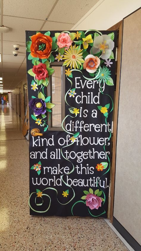 The best classroom door ever. Classroom Door Ideas, Diy Classroom Decorations, School Door Decorations, Preschool Bulletin, Preschool Classroom Decor, School Doors, Teacher Doors, Elementary Classroom Decor, Porte Decorate