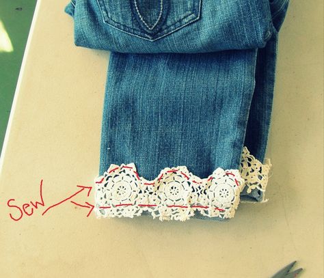 Lace Jean Cuff, DIY  If your jeans are too long  cut them and add a touch of lace in minutes. Jeans Are Too Long, Diy Lace Jeans, Jeans With Lace, Cuffs Diy, Cuff Jeans, Lace Jeans, Diy Sewing Gifts, Diy Jeans, Diy Shorts