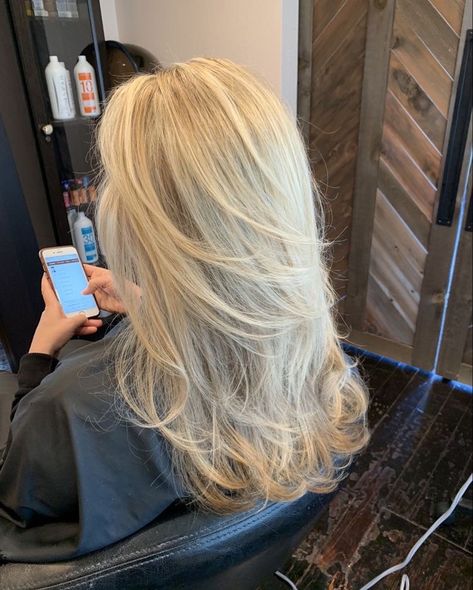 Blond Vanilla Highlights, Blonde Long Layers Mid Length, Light Blonde Full Highlights, Blonde Hair To Show Hair Dresser, Medium Length Blonde Layers, Blond Hair With Layers, Blonde Haircuts Long, Very Blonde Highlights, Blonde Long Hair With Layers