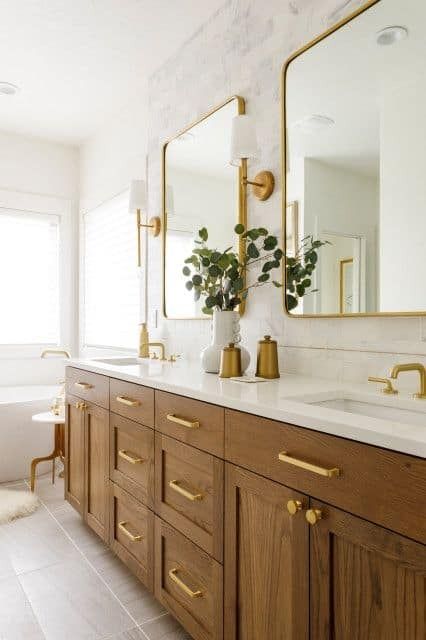 20 Transitional Bathroom Decor Ideas » Lady Decluttered Transitional Cottage Bathroom, Transitional Home Bathroom, 3 Sink Vanity, Transitional Design Bathroom, Primary Bathroom Renovation Inspiration, 96 Inch Vanity, Traditional Timeless Bathroom, Modern Master Bath Ideas, Primary Bathroom Color Ideas