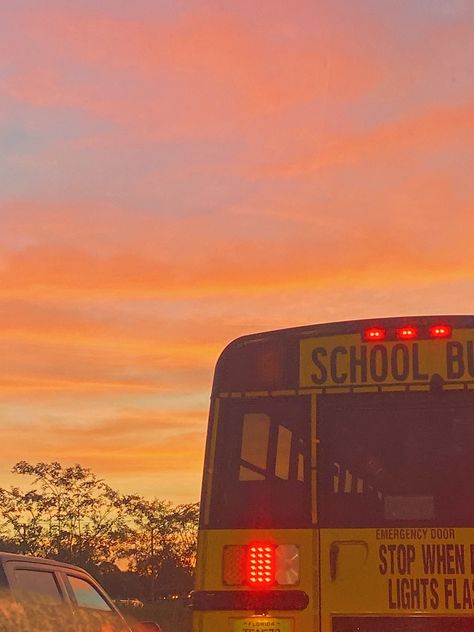 Forensics Aesthetic, American School Aesthetic, Romanticized School, School Bus Pictures, Locker Room Shower, Bus Business, Romanticise School, Teacher Picture, Morning School