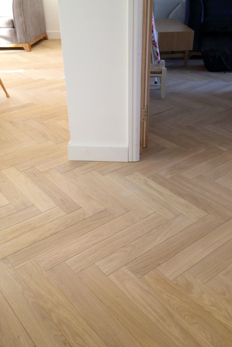 Natural Raw Herringbone Parquet - Hicraft Lounge Flooring, Oak Herringbone Floor, Tiling Ideas, Nyc Bakery, Oak Parquet Flooring, Parquet Floor, Herringbone Wood Floor, Residential Flooring, Wood Insert