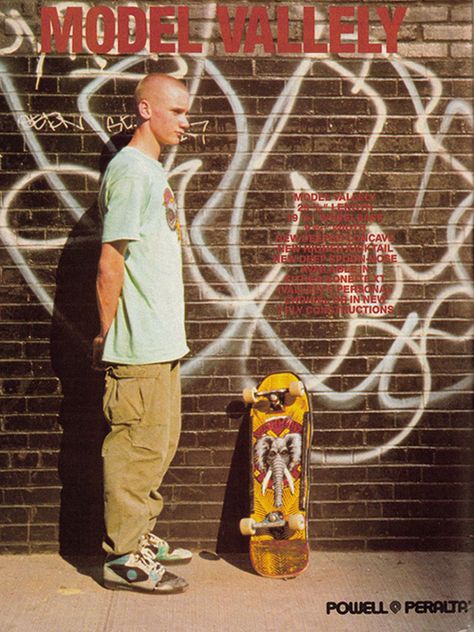 a legend. Mike Vallely. Mike Vallely, Skateboard Photos, Skateboard Pictures, Old School Skateboards, Skateboard Art Design, Skate Photos, Skate And Destroy, Skateboard Photography, Vintage Skateboards