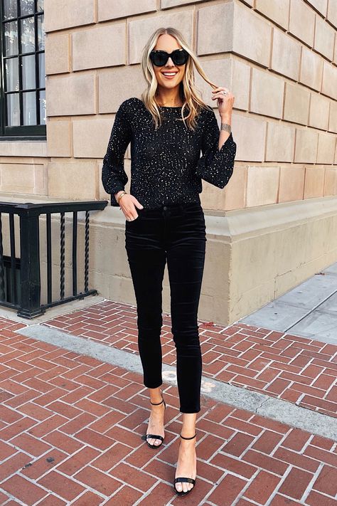 Black Sequin Top Outfit, Black Velvet Pants Outfit, Velvet Pants Outfit, Sequins Top Outfit, Black Velvet Pants, Black Sequin Top, Nye Outfits, Amy Jackson, Sequin Pants