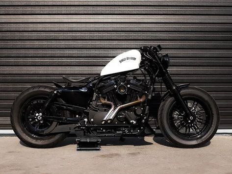 ▷ Harley-Davidson Sportster 883 Vance and Hines bobber by Limitless Hd 883 Iron, Harley Sportster 48, Harley Davidson Motorcycles Sportster, Shovelhead Bobber, Harley Davidson 48, Harley Sportster 1200, Sportster Motorcycle, Мотоциклы Harley Davidson, Custom Motorcycles Bobber