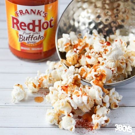 Buffalo-Style Hot Popcorn Recipe Buffalo Popcorn, Family Movie Night Snacks, Hot Popcorn, Food Styling Ideas, Gf Meals, Healthy Popcorn, Popcorn Treat, Buffalo Style, Awesome Appetizers