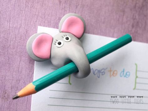 Polymer Clay Pencil Holder, Clay Pencil Holder, Clay Elephant, Polymer Clay Kunst, Polymer Clay Magnet, Crea Fimo, Clay Crafts For Kids, Clay Magnets, ดินปั้น Polymer Clay