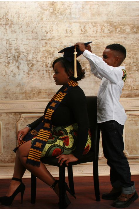 Mom Son Graduation Photos, Nursing Graduation Pictures With Family, Mommy And Me Graduation Photo Shoot, Mother And Son Graduation Pictures, Mom College Graduation Pictures, Bsw Graduation Pictures, Graduation Pictures With Son, Mom And Son Graduation Pictures, Single Mom Graduation Pictures