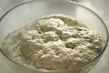 How to Replace Yeast With Baking Soda & Lemon Juice | Livestrong.com Homemade Bread Without Yeast, Baking Soda Lemon Juice, Yeast Free Recipes, Bread Without Yeast, Yeast Free Breads, No Yeast Bread, Pan Sin Gluten, Baked Good, Baking Soda And Lemon