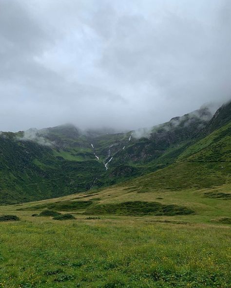 Dnd Landscape, Field With Mountains, Grass Mountain, Norwegian Landscape, Mountain Aesthetic, Grass Background, Mountain Images, Green Ground, Green Mountains