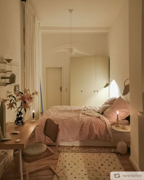 London Apartment Aesthetic Bedroom, Pink Soft Bedroom Aesthetic, Girly Scandinavian Bedroom, Pink Soft Room Aesthetic, Pink Neutral Bedroom Aesthetic, London Room Ideas, Bedroom Aesthetic Cozy Pink, Small London Flat Aesthetic, Pink Wall Bedroom Aesthetic