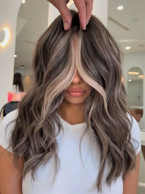 Ash Blonde Hair Balayage, Money Piece Hair, Rambut Brunette, Brown Hair Looks, Brown Hair Inspo, Trend Ideas, Brunette Hair With Highlights, Money Piece, Gorgeous Hair Color