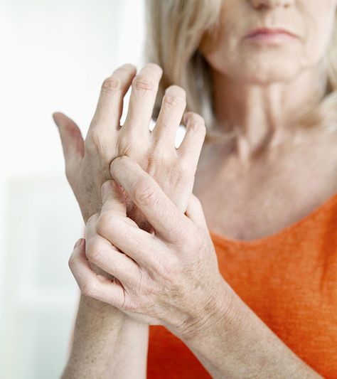 Arthritis In The Hands – 15 Best Exercises To Relieve Pain And Increase Mobility Thumb Pain Relief, Hand Therapy Exercises, Joints Pain Remedy, Increase Mobility, Arthritic Pain, Finger Exercises, Hand Exercises, Hand Therapy, Joints Pain Relief