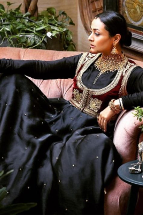 Shop for Rohit Bal Black Cotton Silk Velvet Jacket And Chanderi Anarkali Set for Women Online at Aza Fashions Black Angrakha Anarkali, Rohit Bal Anarkali, Jacket Anarkali Dresses, Velvet Outfits For Women, Anarkali With Jacket, Velvet Anarkali Suits, Velvet Suit Design, Velvet Anarkali, Chanderi Anarkali