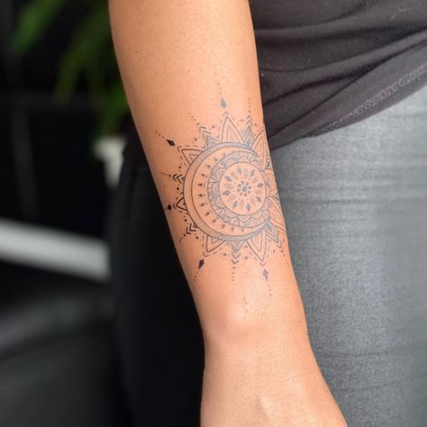 101 Best Mandala Sun And Moon Tattoo Ideas That Will Blow Your Mind! 7 Outsons Mandala Sun And Moon Tattoo, Mandala Sun Tattoo, Sun And Moon Tattoo Ideas, Mandala Tattoo Shoulder, Simple Mandala Tattoo, Mandala Wrist Tattoo, Moon Tattoo Ideas, Small Mandala Tattoo, Mandala Sun