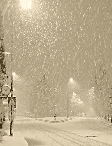 I loved nights like this so quiet and peaceful watching the snow falling cars passing bye without much noise this is my childhood I Love Snow, Winter Schnee, Winter Szenen, Gifts For Boyfriend, Winter Love, Winter Magic, Winter Scenery, Christmas Gifts For Boyfriend, Winter Beauty