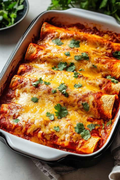 Chicken Tortilla Recipes, Creamy Taco Sauce, Latino Dishes, Soft Flour Tortillas, Baked Apple Fritters, Mexican Party Food, Enchiladas Chicken, Mexican Enchiladas, Chicken Enchiladas Recipe