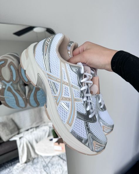 What are your thoughts on ASICS?! 💬👟✨ These ASICS have been all the rare recently… but I feel like people have mixed feelings about them! Do you care more about how a shoe looks or how comfortable it is?! (Answer the poll) ⬇️ 📸: ASICS Gel-1130 White Dune Sizes available: 6 women’s 7 women’s 8 women’s 10 women’s #sneakers #smallbusiness #shoes #coolshoes #smallbusinessowner #sneakerheads #womensneakers #springsneakers #springfashion #sneakerforwomen #dunklow #fashionstyle #sneakercoll... Asics Gel 1130, Dad Shoe, Neutral Shoes, Spring Sneakers, Mixed Feelings, Trendy Sneakers, Girls Sneakers, Pretty Shoes, Asics Gel