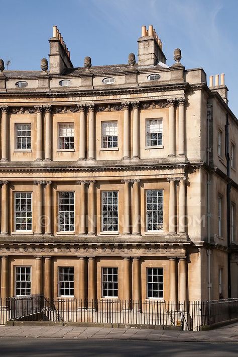 The Circus, Bath, England, by Architect John Wood the Elder. Georgian Architecture begun in 1754 completed in 1768. The Circus Bath, Nautical Symbols, England Architecture, Period Architecture, City Of Bath, English Architecture, Bath Somerset, British Architecture, Bath Uk