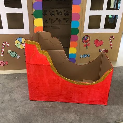 santas sleigh Christmas In The Classroom, Kids Wagon, Fun Christmas Activities, Ideas Navidad, Diy Santa, Christmas Program, Door Decorating, Christmas Concert, Christmas Play