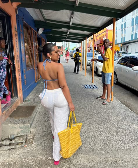 Tropical Vacay Outfits, Miami Baddie, Beach Resort Aesthetic, Jamaica Outfits Black Women, Zanzibar Outfit Ideas, Cancun Mexico Outfits, Vacay Aesthetic, Swim Outfits, Beach Resort Outfits