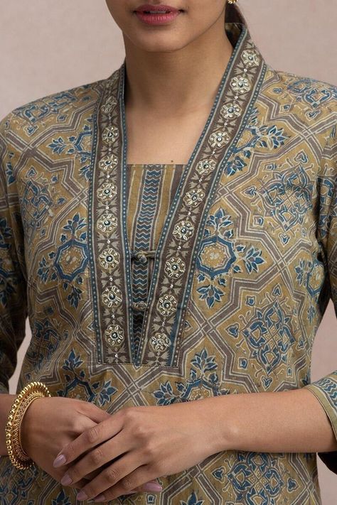 Salwar Neck Patterns, Chudidhar Neck Designs, Suit Neck Designs, Salwar Neck Designs, Churidar Neck Designs, New Kurti Designs, Churidar Designs, Kurta For Women, Simple Kurta Designs