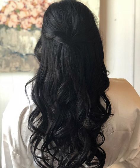 Half Up Wedding Hair Dark, Long Dark Wedding Hair Down, Black Hair Curls Hairstyles, Soft Curls Dark Hair, Wedding Hair For Long Black Hair, Bridesmaid Hairstyles Dark Hair Half Up, Dark Hair Half Up Half Down Wedding, Wedding Hair Down Black Hair, Bridal Hairstyles Black Hair