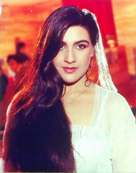 Amrita Singh Rekha Actress, 4k Images, Retro Bollywood, Bollywood Cinema, Popular Actresses, Amrita Singh, Cinema Film, Indian Makeup, Ethereal Beauty