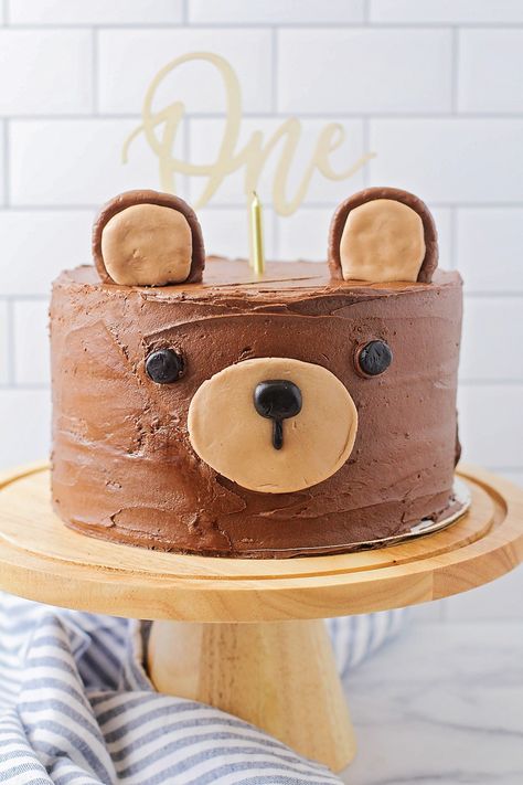 The Sweetest Bear Cake (with homemade fondant) - The Baker Upstairs Easy Bear Cake, Bear Smash Cake, Bear Birthday Cake, Teddy Bear Birthday Cake, Brown Bear Brown Bear Birthday, Teddy Cake, Healthy Smash Cake, Cozy Soups, Beautiful Baking