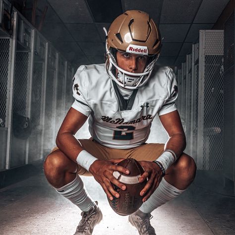 Part two ✌🏻with the Mac football varsity crew!! Can you tell that these photos were a blast to create?! My kiddos play football, and our family has been tried and true Bears fans for years, so this shoot let my creativity and passion run wild! We’re so excited to be a part of this football program. It’s in an exciting phase with so many young gentleman that are fired up. I’m excited to watch this team over the next handful of years!!! 🏈 Just obsessed with all the Sportraits happening arou... Football Pics With Mom, Football Players Photoshoot, Football Player Photo Ideas, Brother Football Pictures, Youth Football Pictures, Football Photoshoot Poses, Football Poses For Pictures High Schools, Football Pictures Photography, Mom And Son Football Photo Ideas