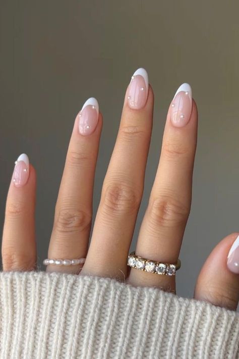 Nails Inspiration With Pearls, Short Bridal Nails Simple, Nail Ideas Back To School 2024, Pearl Bridal Nails, Church Nails, Pearl Wedding Nails, Wedding Gel Nails, Proposal Nails, Bb Nails