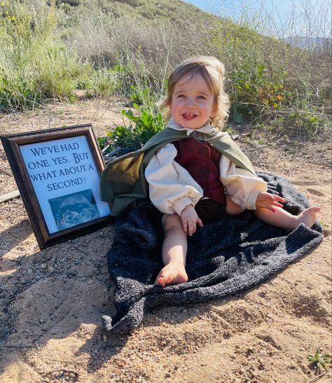 Nerdy Baby Announcement Lord Of The Rings Newborn Pictures, Hobbit Baby Announcement, Lotr Baby Announcement, Lotr Pregnancy Announcement, Lord Of The Rings Baby Announcement, Lord Of The Rings Gender Reveal, Lord Of The Rings Pregnancy Announcement, Lord Of The Rings Family Costumes, Baby Hobbit Costume