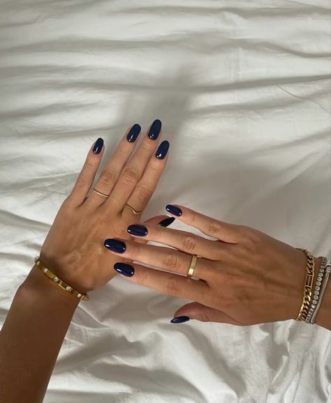 navy blue nails fall Navy Nails, Navy Blue Nails, Kutek Disney, Nagel Tips, Smink Inspiration, Makijaż Smokey Eye, Nagel Inspo, Cat Kuku, Girls Nails