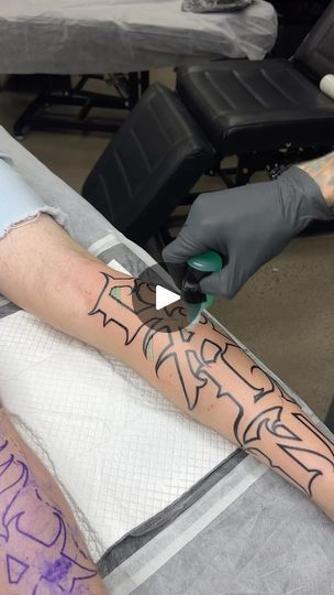 119K views · 93K reactions | The legend himself @jainewlands using our During Procedure Gel to help his clients get through those tough sessions! 🖤🔥

@vanguard_tattoo 

#numbup #numbuptattoo #numbingcream #numbingthepain #numbinggel #tattoo #ink #tattoo | Numb Up Tattoo | That Mexican OT · V-Man Numbing Cream, Up Tattoo, Up Tattoos, Tattoo Ink, Ink Tattoo, Tattoos