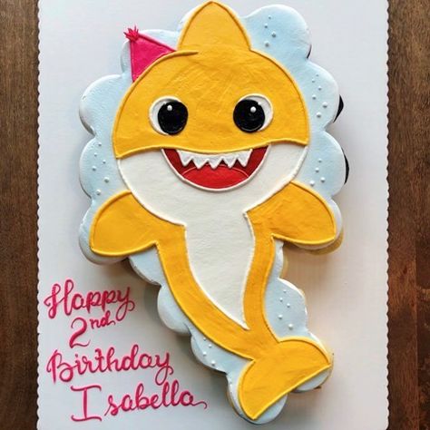 Baby Shark Cupcake Cake, Baby Shark Cupcakes, 2023 Birthday, Shark Cupcakes, Shark Birthday Cakes, Shark Themed Birthday, Pull Apart Cupcake Cake, Sweat Treats, Girls Birthday Parties