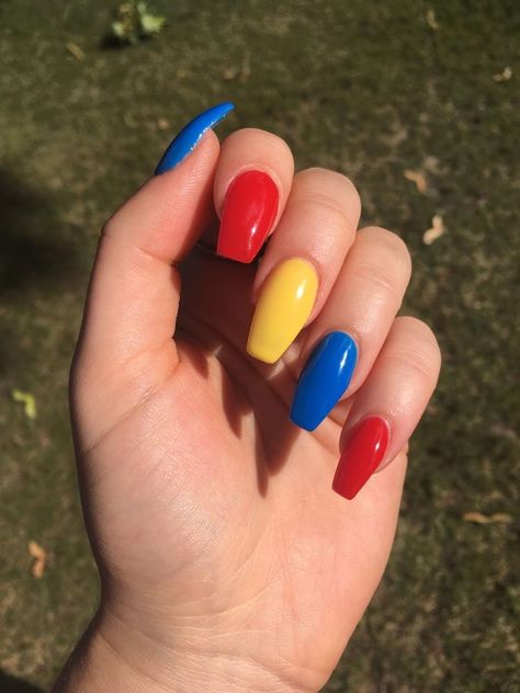 Red, blue, and yellow acrylic nail ideas | #nailpolish #acrylicnails #cutenails #nailideas #nailinspiration #everydaynails #acrylicnailideas #acrylicnailinspiration Colorful Nail, Almond Acrylic Nails, Nails 2020, Nagel Inspo, Summer Nails Colors, Yellow Nails, Acrylic Nails Coffin, Minimalist Nails, Square Nails