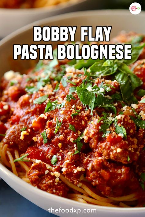 Chicken Spaghetti Bolognese, Bolognese Sauce Pasta, Bobby Flay Spaghetti Sauce, Boulenase Sauce, Best Bolognese Sauce Authentic, Bolanaise Sauce Recipe, Chocolate Pasta Recipe, Bolganese Spaghetti, Boston Pizza Bolognese Sauce Recipe