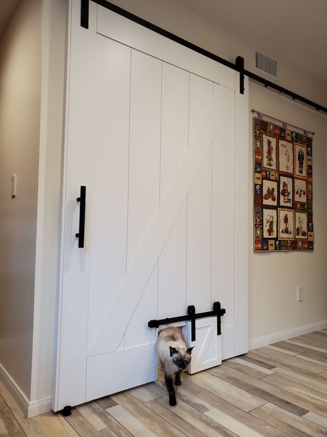 Cat barn door build in a barn door for a laundry room. Katt Grejer, Laundry Room Remodel, Laundry Room Inspiration, Small Laundry Rooms, Cat Door, A Barn, Home Upgrades, Cat Room, Room Remodeling