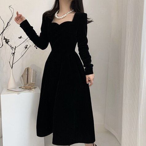 Korean Long Outfits, Simple Gowns Dresses Elegant, Long Dress Korean Style Formal, Decent Dresses Classy, Korean Style Frocks, Elegant Black Dress Short, Modest Black Dresses, Midsize Prom Dress, Black Korean Dress