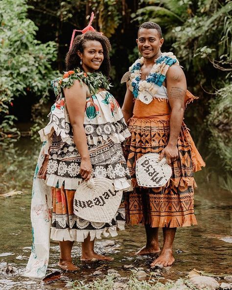 Fijian Clothing, Fiji People, Island Wedding Dresses, Fiji Culture, Polynesian People, Fiji Wedding, Island Outfit, Hula Dancers, Aboriginal People