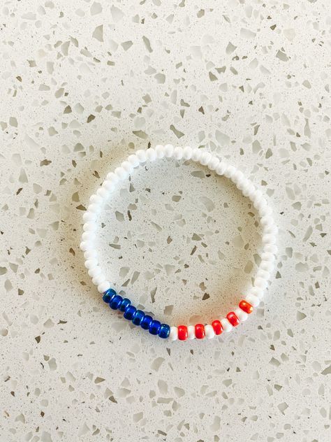 Braves Clay Bead Bracelet, Bracelet Ideas Fourth Of July, Memorial Day Bracelet Ideas, Clay Bead Bracelet Business Name Ideas, 4th Of July Earring Ideas, 4th Of July Seed Bead Bracelets, Lightning Bolt Bracelet, Usa Beaded Bracelet, 4th Of July Bracelet Patterns