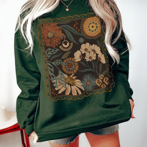 Fall Shirts Women, Bohemian Fall, Floral Cottagecore, Wildflower Garden, Cottagecore Aesthetic, Bohemian Floral, Fall Sweatshirt, Cozy Sweatshirts, Flower Lover