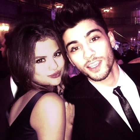 73 Likes, 2 Comments - Selenators_22_july_1992 (@selenators_22_july_1992) on Instagram: “#zaylena #selenagomez #zaynmalik #zayn #malik #selena #gomez #selenators #zquad #sg2 #revival…” Zayn And Selena, Zayn Malik Tumblr, Selena Selena, Justin Bieber Selena Gomez, Tv Show Couples, Slow Dance, Zayn Malik, Shawn Mendes, Selena Gomez