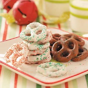 Pretzel Dip Recipes, Coated Pretzels, Easy Candy Recipes, Chocolate Covered Pretzel Rods, Salty Treats, Pretzel Dip, Pretzels Recipe, Chocolate Pretzels, Holiday Candy