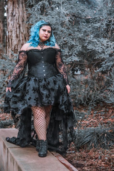 Click to shop Plus Size Gothic Corset Dress on Amazon. Plus size gothic corset dress in sizes 3X, 4X, 5X, 6X Vampire Costume Couple, Off Shoulder Corset Top, Gothic Corset Dress, Dress On Amazon, Gothic Corset Dresses, Hammond Castle, Off Shoulder Corset, Plus Size Gothic, Gothic Fashion Women